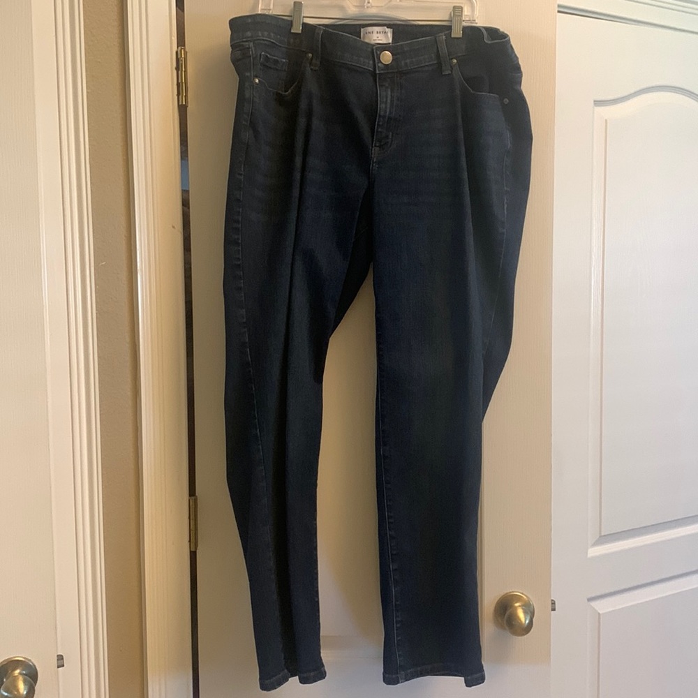 NWOT Lane Bryant Dark Wash Signature Fit Mid-Rise Straight jeans, Size 20